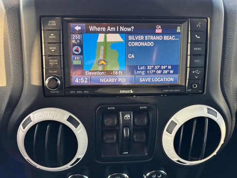 Used 2015 Jeep Wrangler Unlimited Sahara image 20