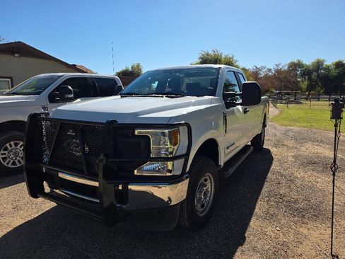 Used 2021 Ford F250 XL w/ Power Equipment Group image 2