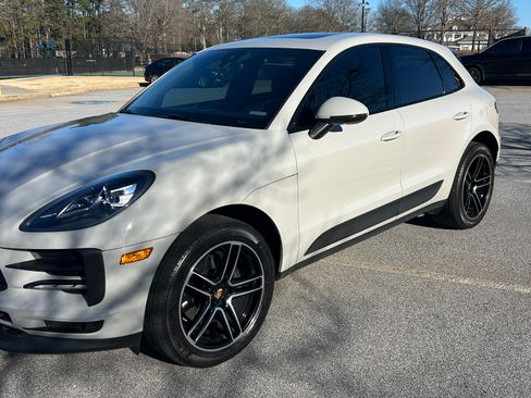Used 2019 Porsche Macan Sport Edition image 2