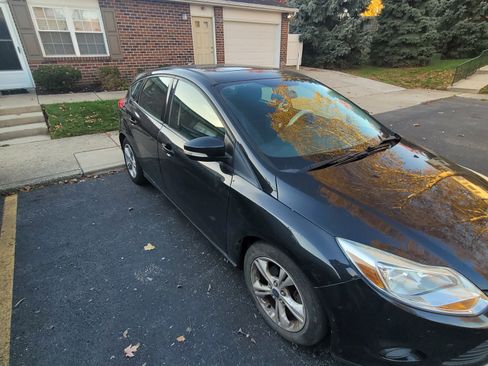 Used 2014 Ford Focus SE w/ SE Winter Package image 8
