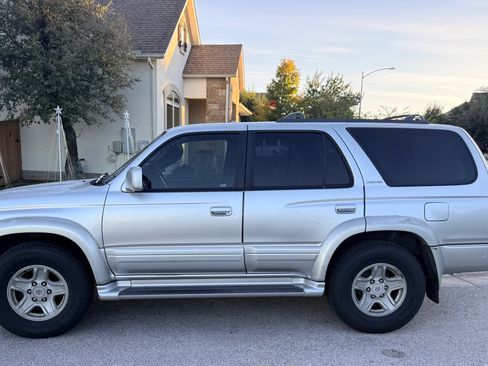 Used 2000 Toyota 4Runner Limited image 30