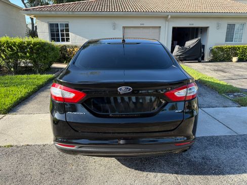 Used 2016 Ford Fusion SE w/ Equipment Group 202A image 4