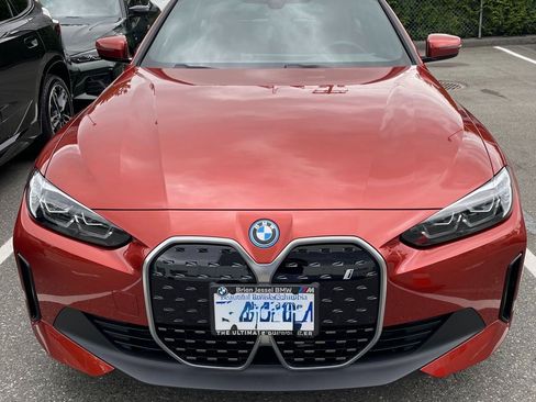 Used 2023 BMW i4 eDrive35 image 2