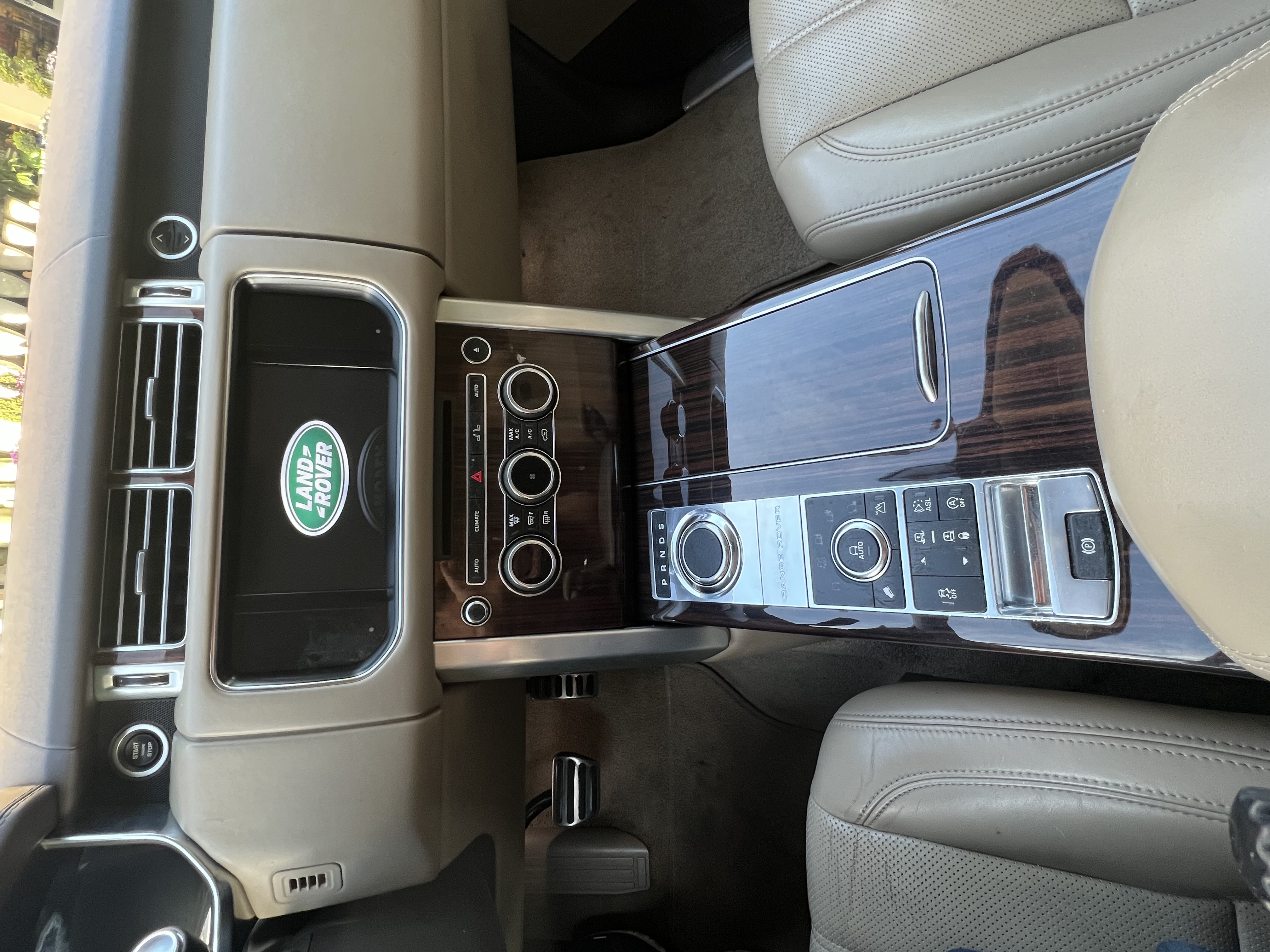 Used 2015 Land Rover Range Rover Supercharged AWD/4WD image 11