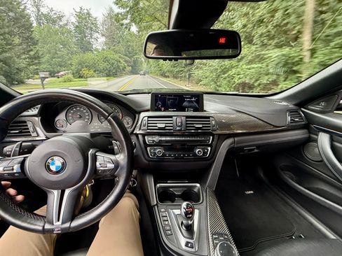 Used 2015 BMW M4 Convertible image 10
