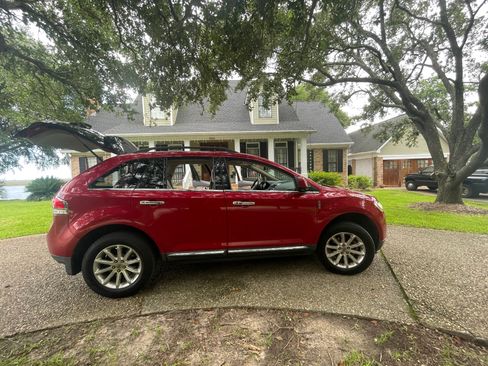 Used 2011 Lincoln MKX 2WD w/ 101A Rapid Spec Order Code image 5