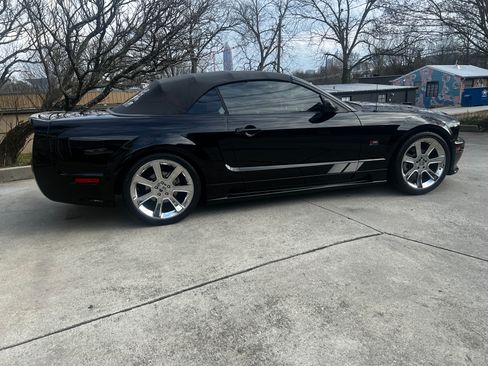 Used 2005 Ford Mustang GT Premium image 19