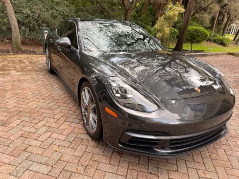 Used 2018 Porsche Panamera image 9