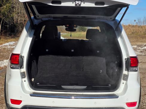 Used 2021 Jeep Grand Cherokee Limited w/ Sun & Sound Group image 4