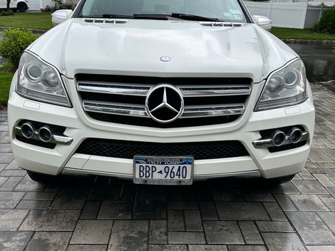 Used 2010 Mercedes-Benz GL 450 4MATIC image 1