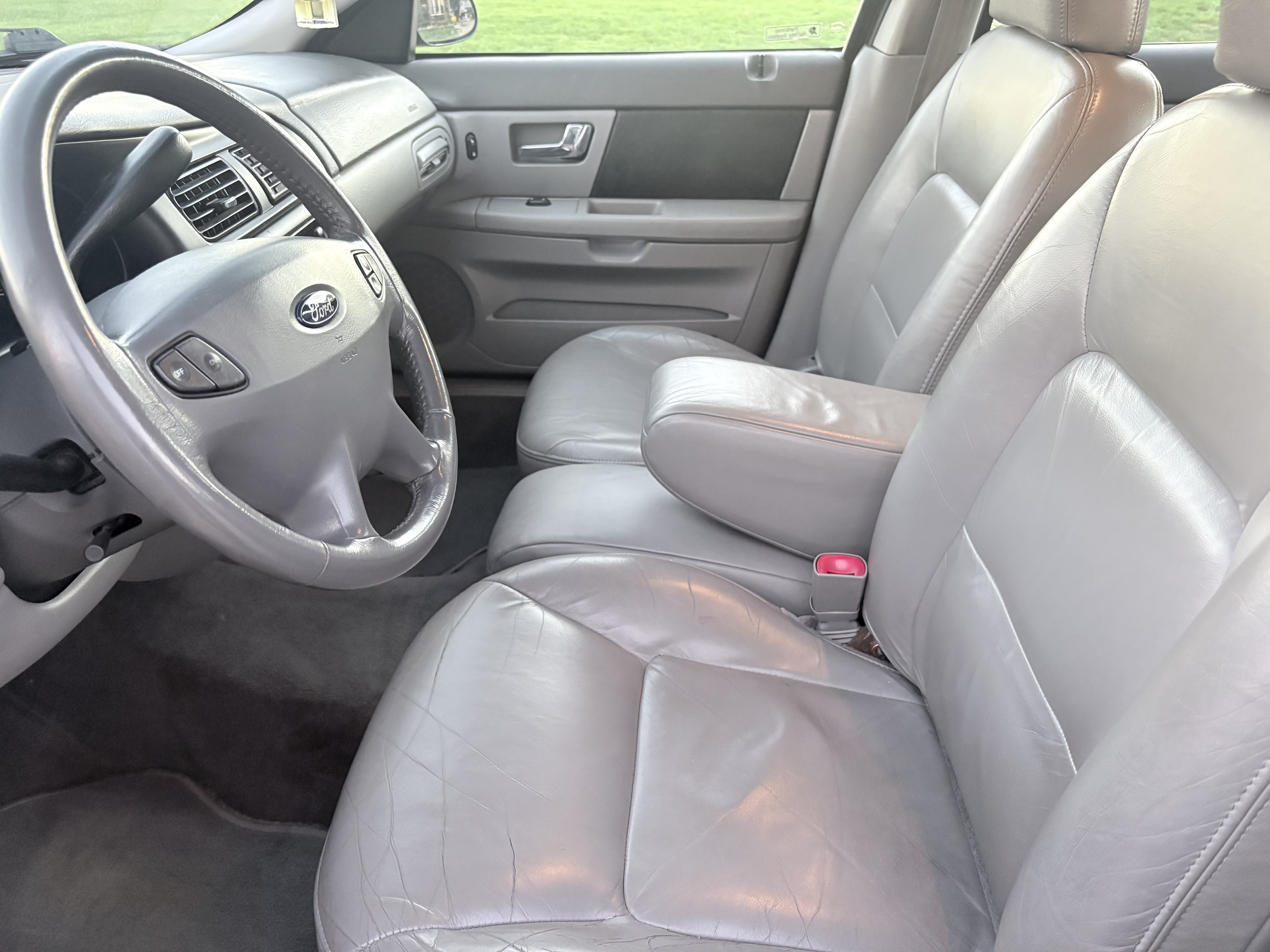 Used 2000 Ford Taurus SEL FWD image 13