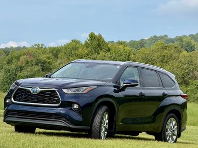 Used 2023 Toyota Highlander Limited