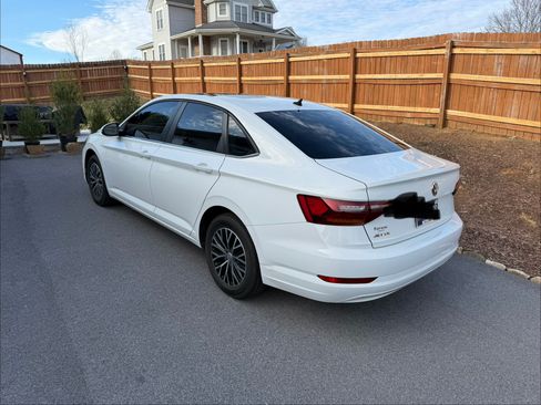 Used 2019 Volkswagen Jetta SE image 16