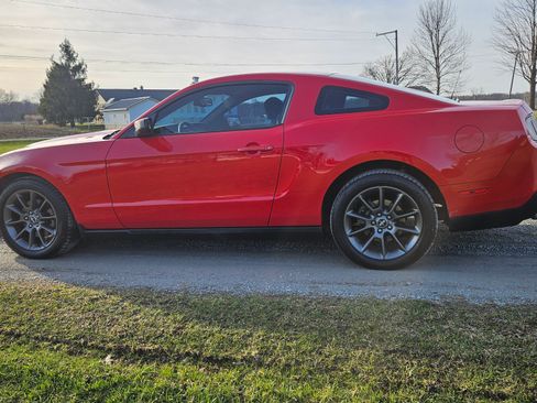 Used 2011 Ford Mustang Premium w/ 203A Rapid Spec Order Code image 10