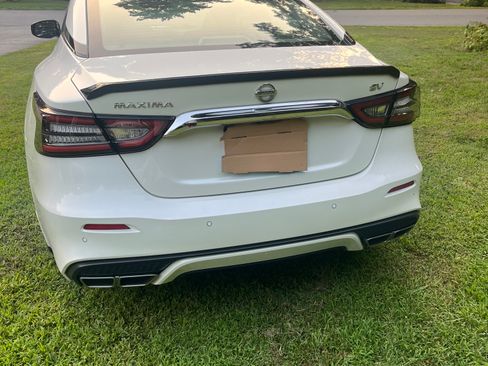 Used 2021 Nissan Maxima SV FWD image 11