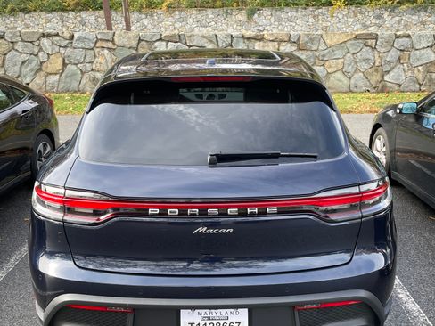 Used 2023 Porsche Macan Sport Edition image 2