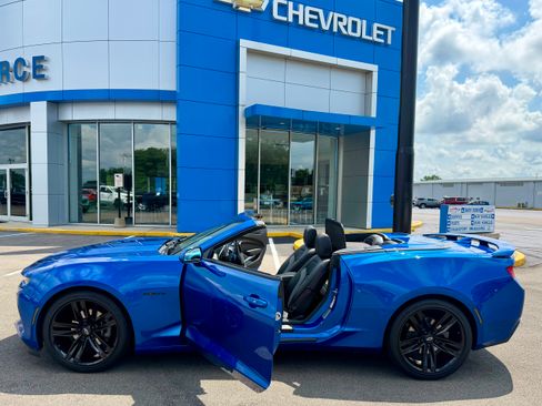 Used 2017 Chevrolet Camaro LT w/ RS Package RWD image 1