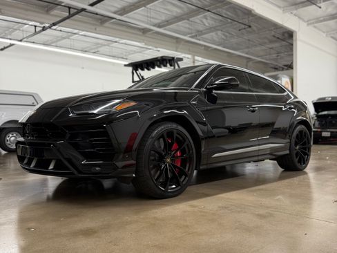 Used 2020 Lamborghini Urus image 9