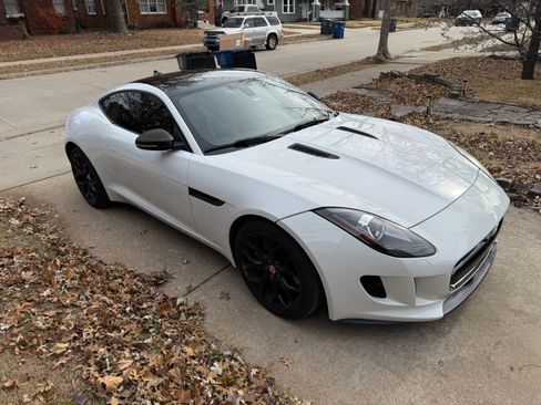 Used 2015 Jaguar F-TYPE Coupe image 8