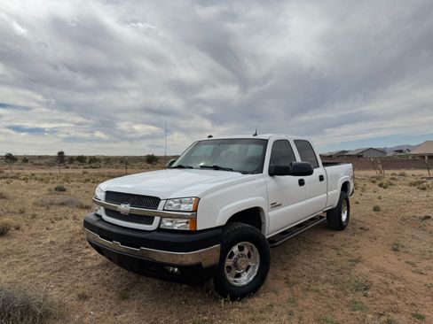 Used 2004 Chevrolet Silverado 2500 LS w/ Heavy-Duty Power Package image 1