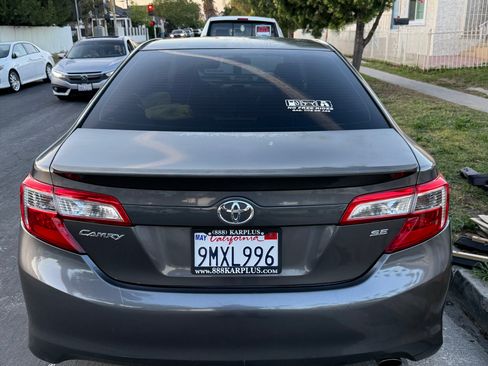 Used 2013 Toyota Camry SE image 2