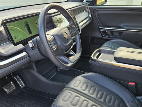 Used 2022 Rivian R1T Adventure image 12