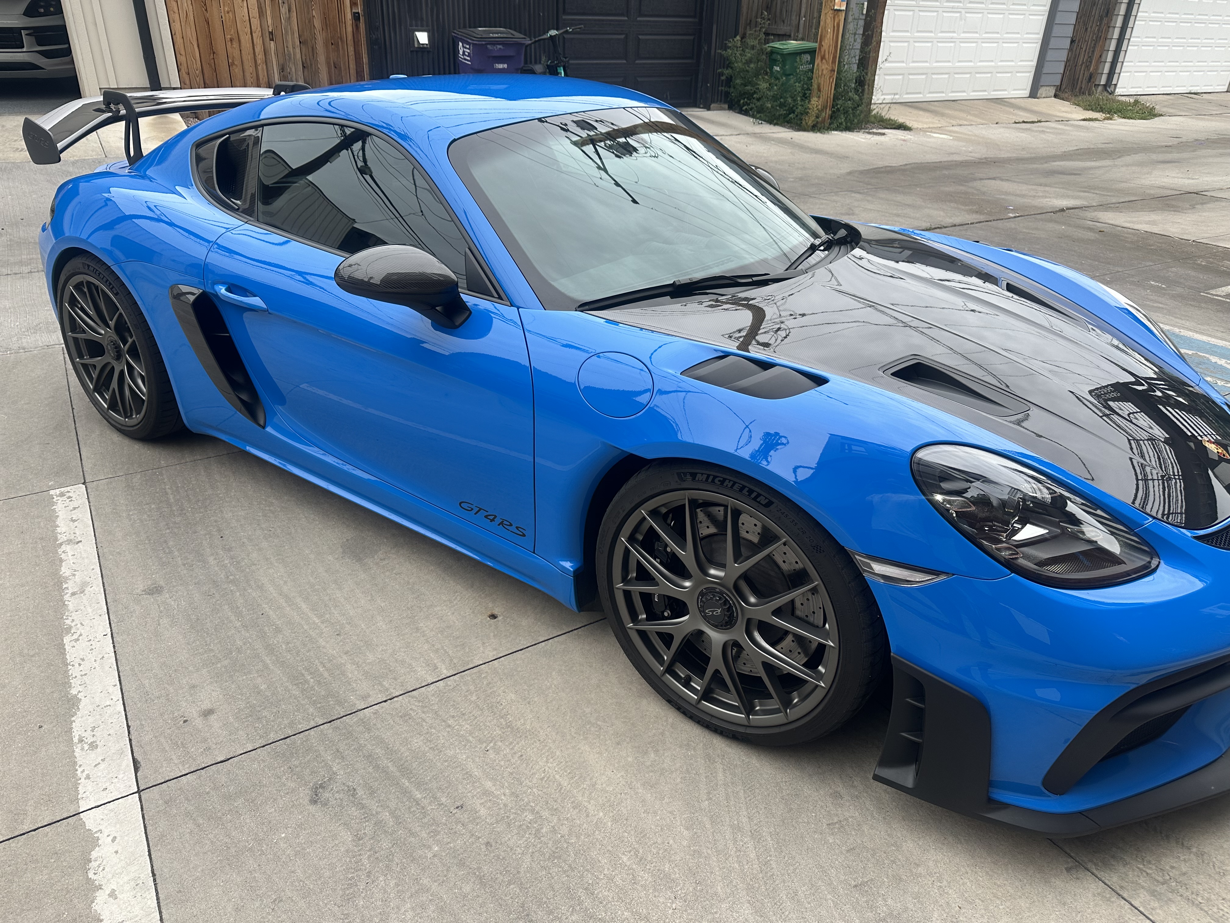 Used 2025 Porsche 718 Cayman GT4 RS RWD image 1