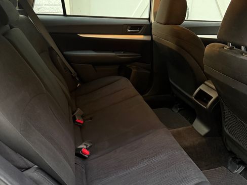 Used 2013 Subaru Outback 2.5i image 9