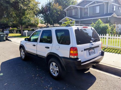 Used 2002 Ford Escape XLT image 10