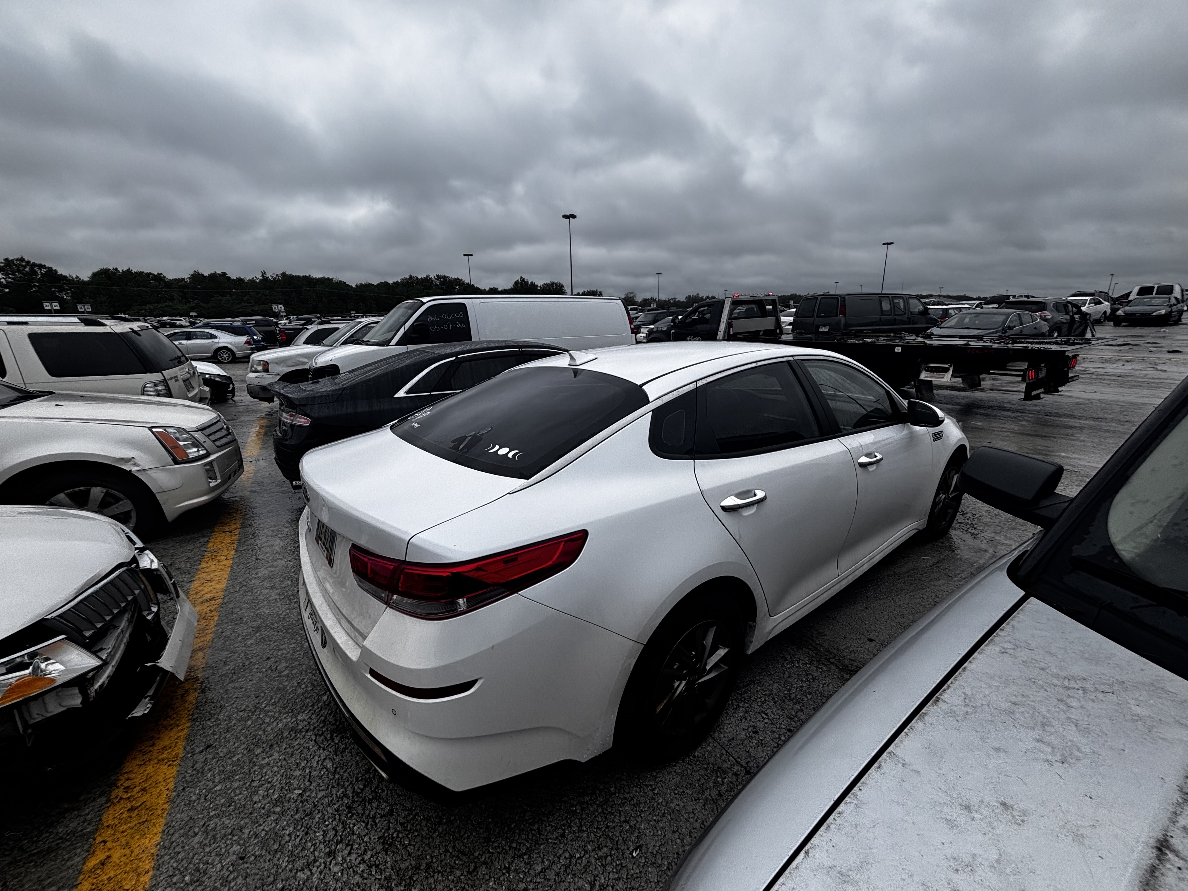 Used 2019 Kia Optima LX FWD image 2