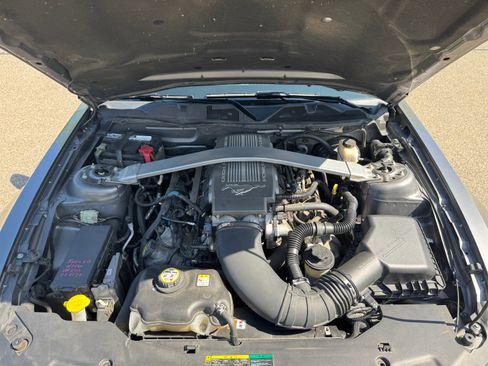 Used 2010 Ford Mustang GT Premium RWD image 19