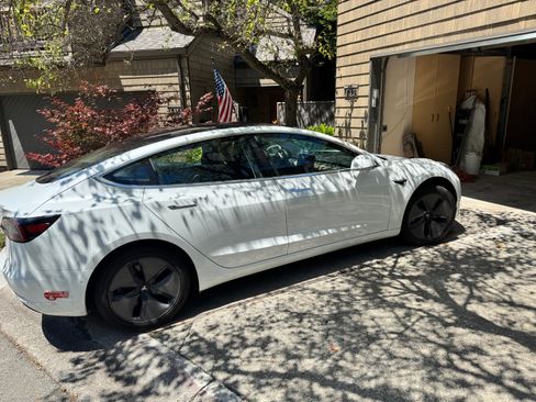 Used 2018 Tesla Model 3 Long Range RWD image 8
