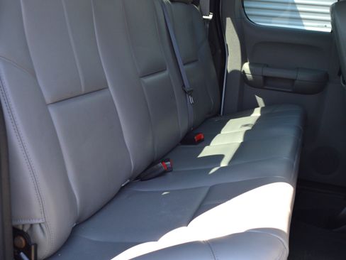 Used 2013 Chevrolet Silverado 2500 W/T image 9