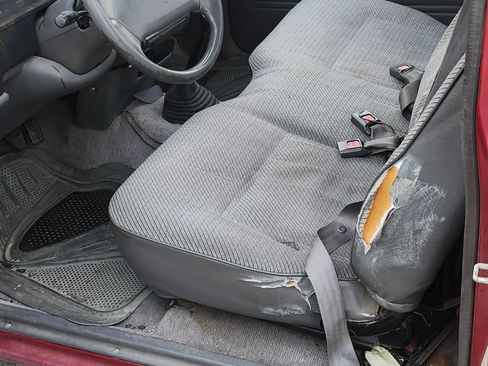 Used 1993 Toyota Pickup 2WD Regular Cab image 11