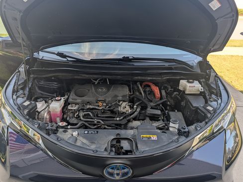 Used 2021 Toyota Sienna LE w/ LE Plus Package AWD/4WD image 29