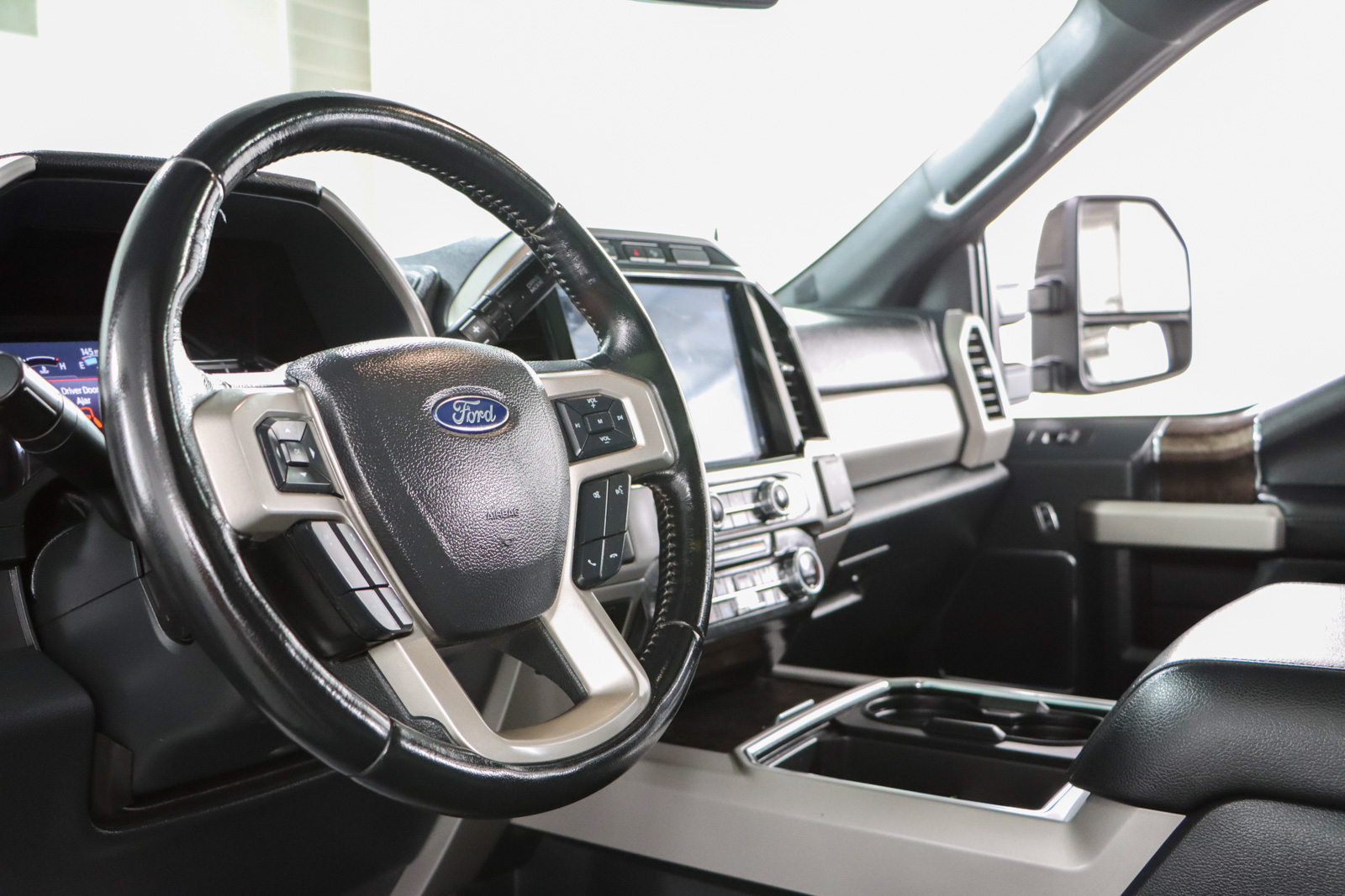 Used 2022 Ford F250 Lariat w/ Black Appearance Pkg AWD/4WD image 14