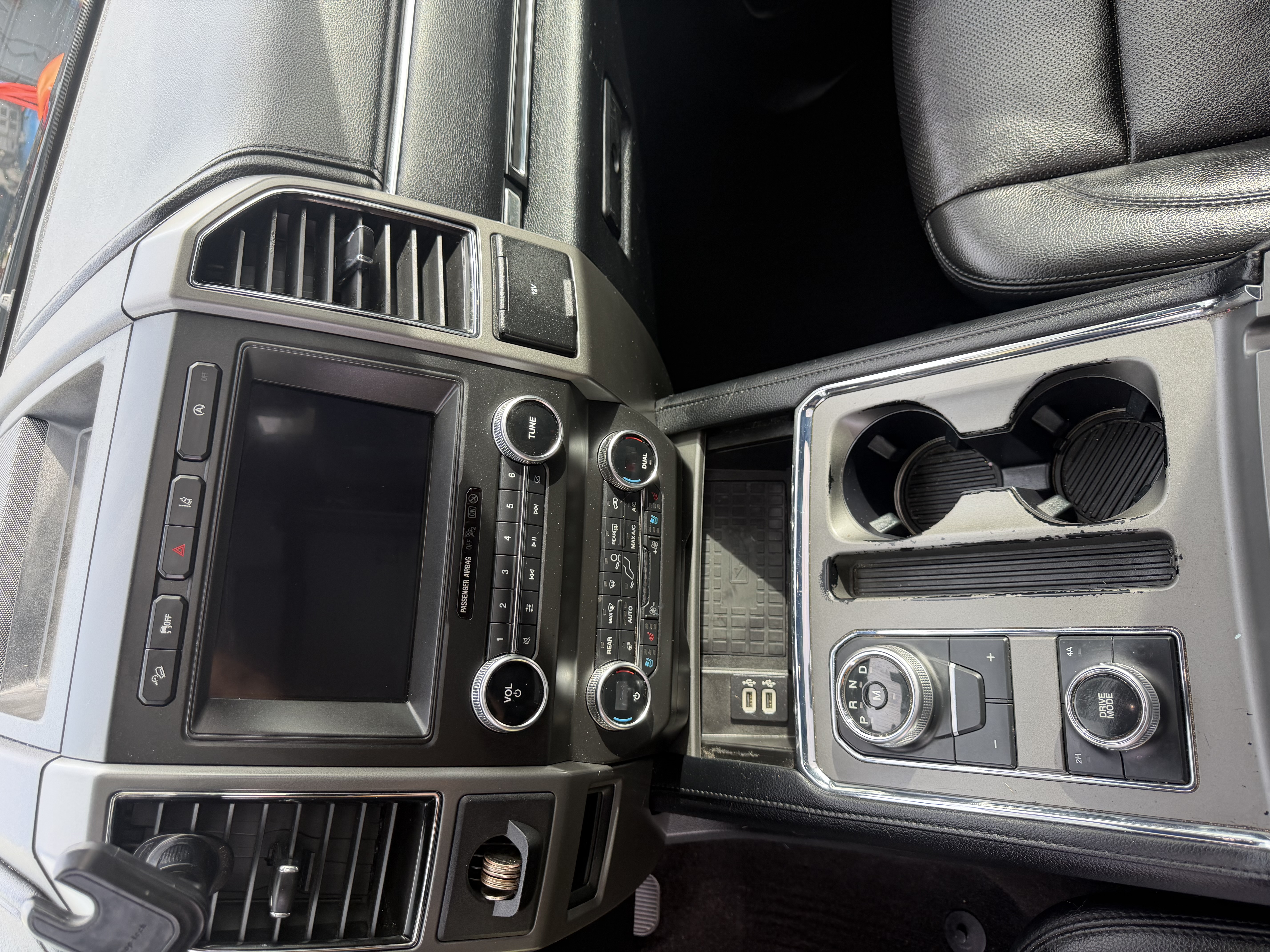 Used 2019 Ford Expedition Max XLT w/ Equipment Group 202A AWD/4WD image 9