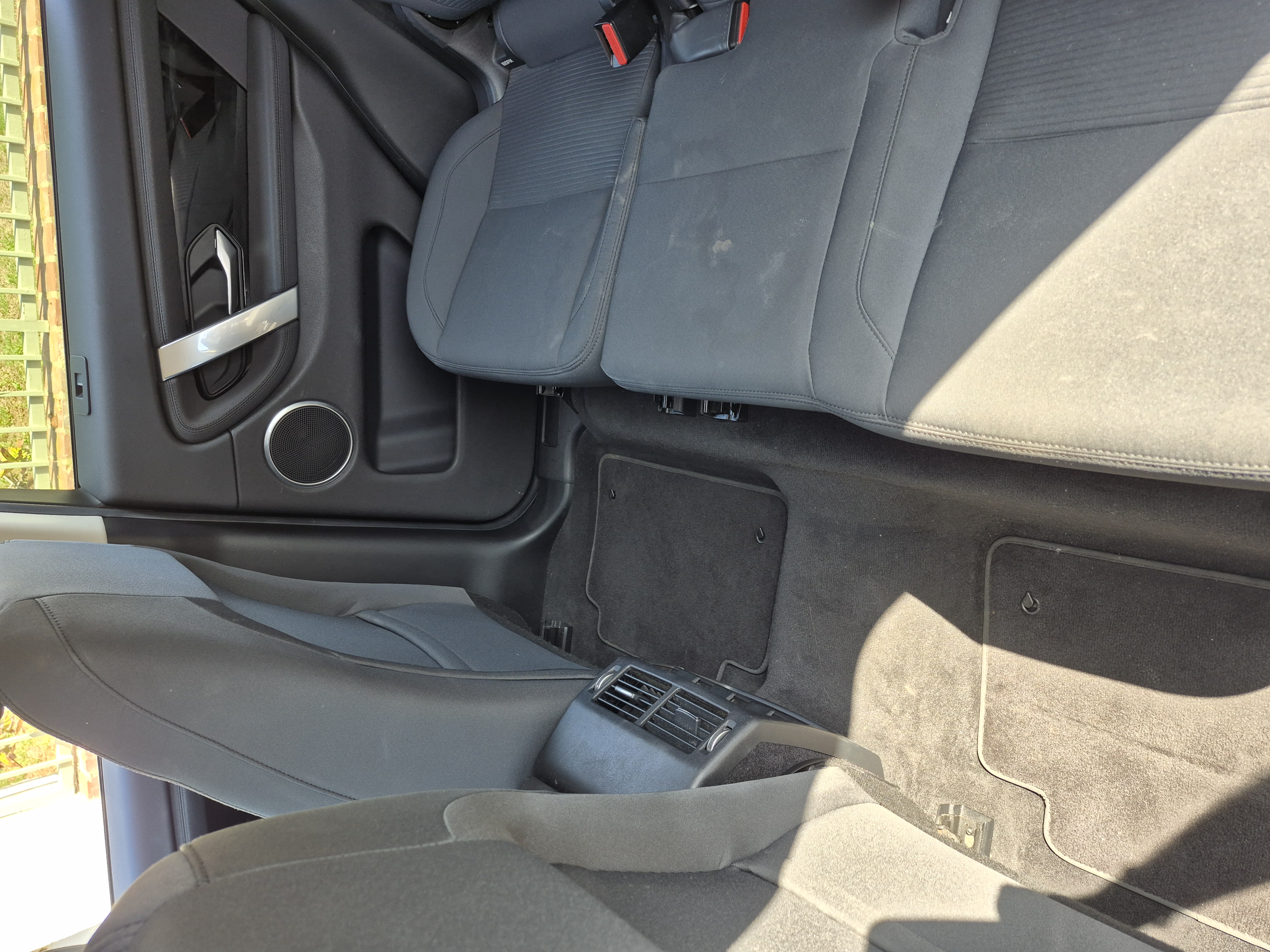 Used 2020 Land Rover Discovery Sport AWD/4WD image 18
