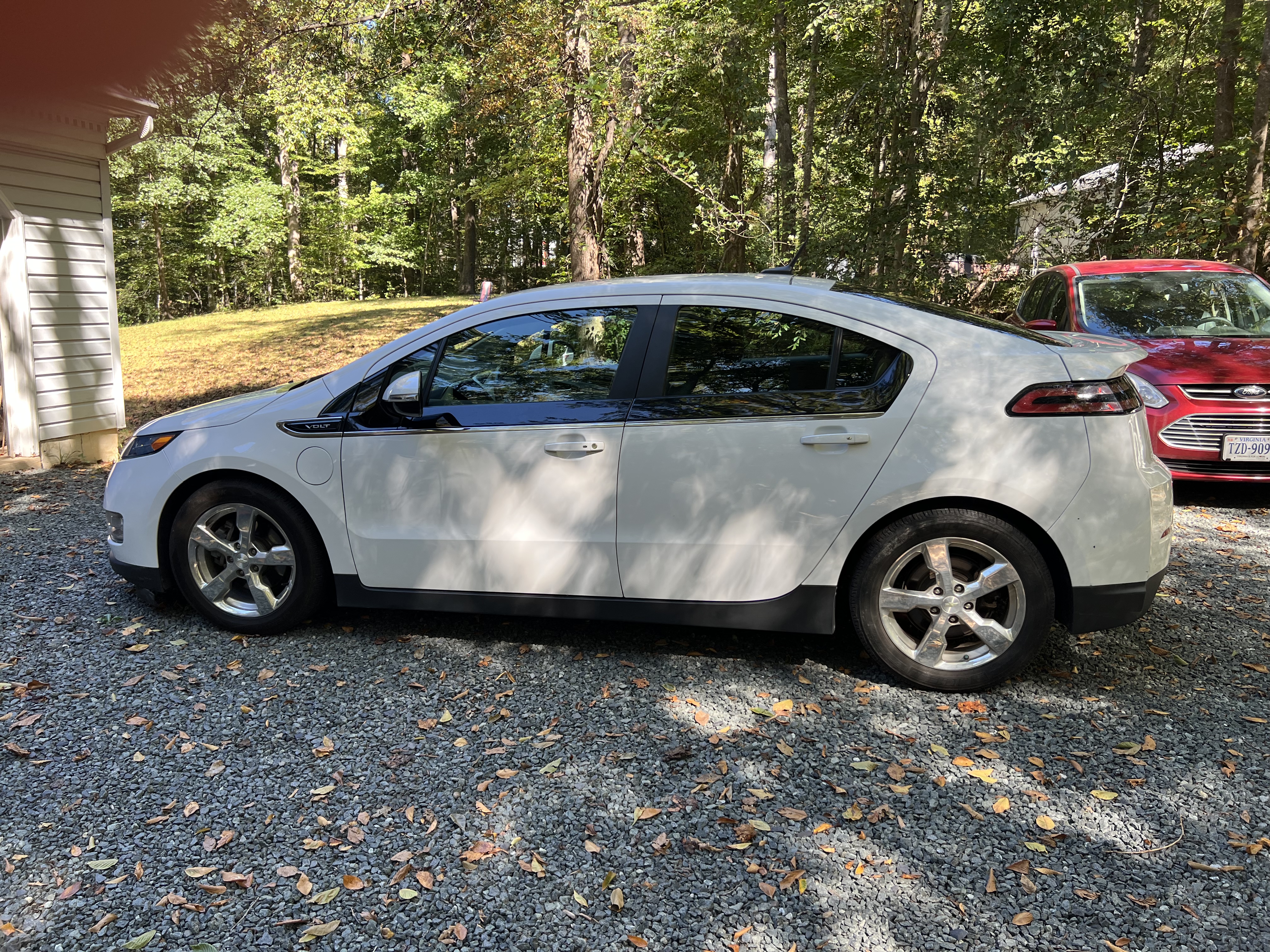 Used 2013 Chevrolet Volt Premium w/ Premium Trim Package FWD image 11