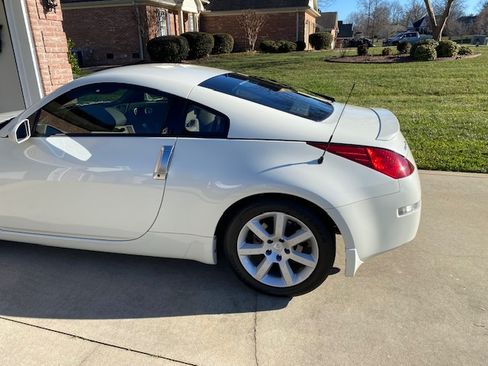 Used 2004 Nissan 350Z Touring w/ Aerodynamics Pkg image 1