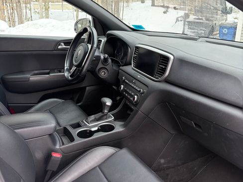 Used 2022 Kia Sportage Nightfall Edition image 5