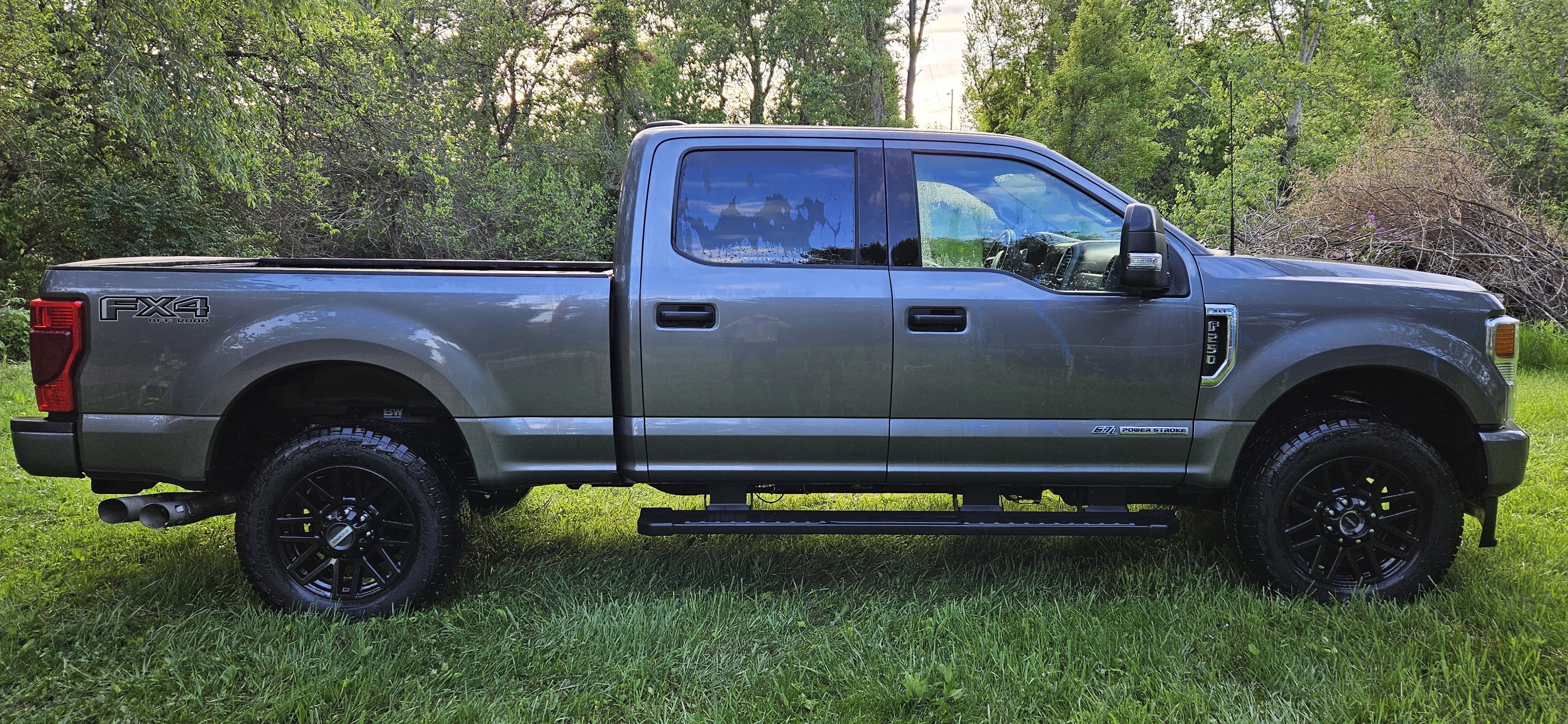 Used 2022 Ford F250 XLT w/ Black Appearance Package AWD/4WD image 1