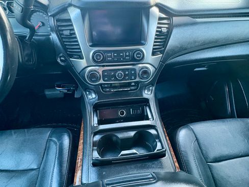 Used 2016 Chevrolet Suburban LTZ image 27