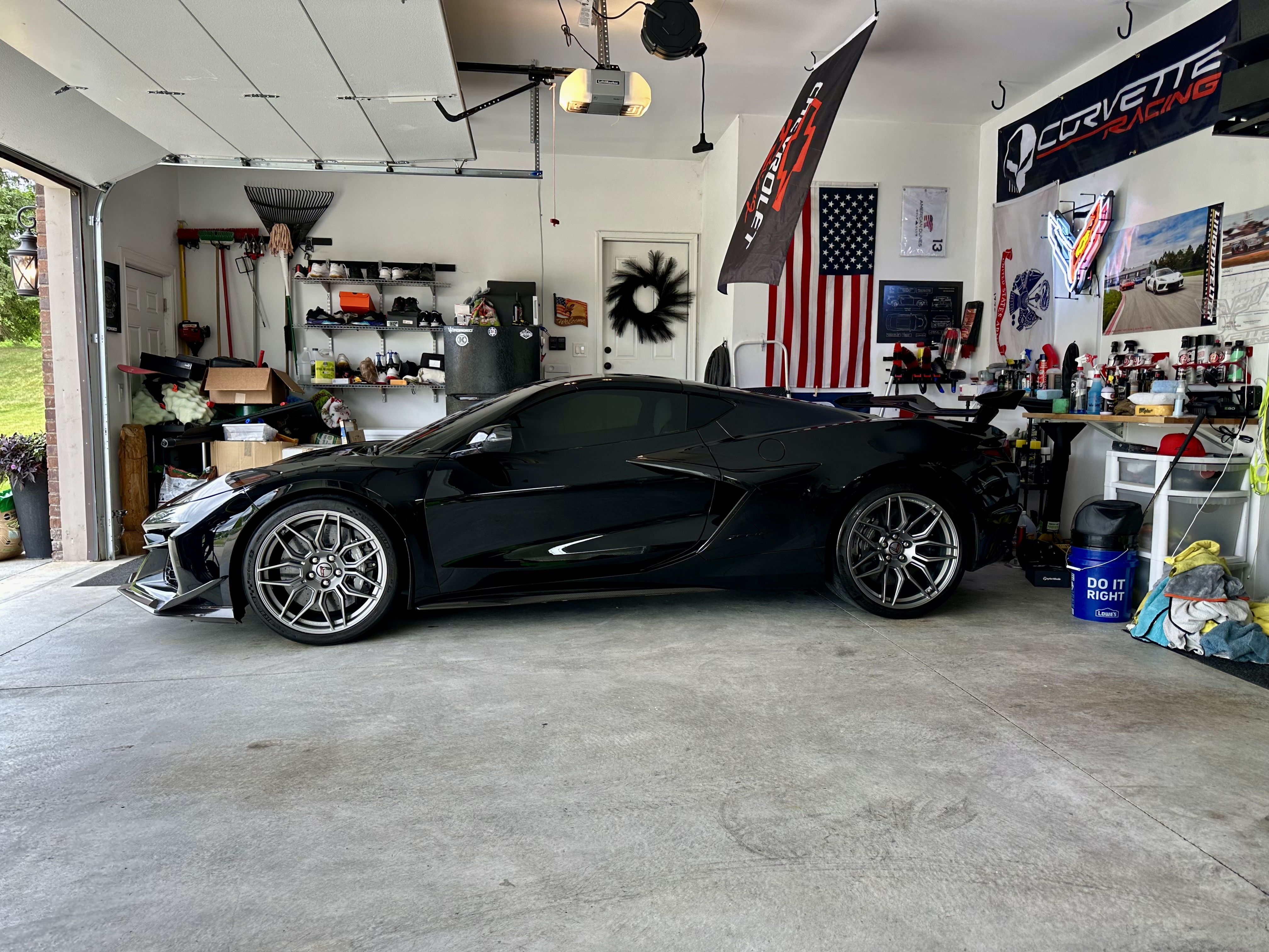 Used 2024 Chevrolet Corvette Z06 w/ Z07 Performance Package RWD image 15