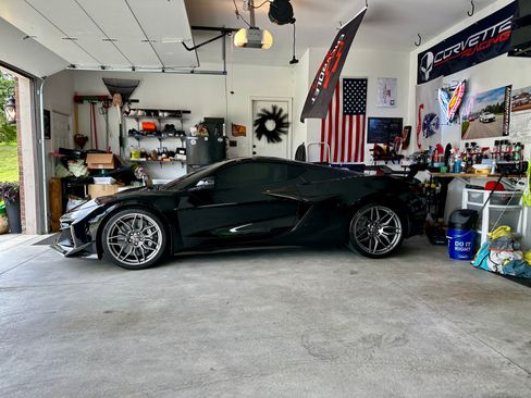 Used 2024 Chevrolet Corvette Z06 w/ Z07 Performance Package image 15