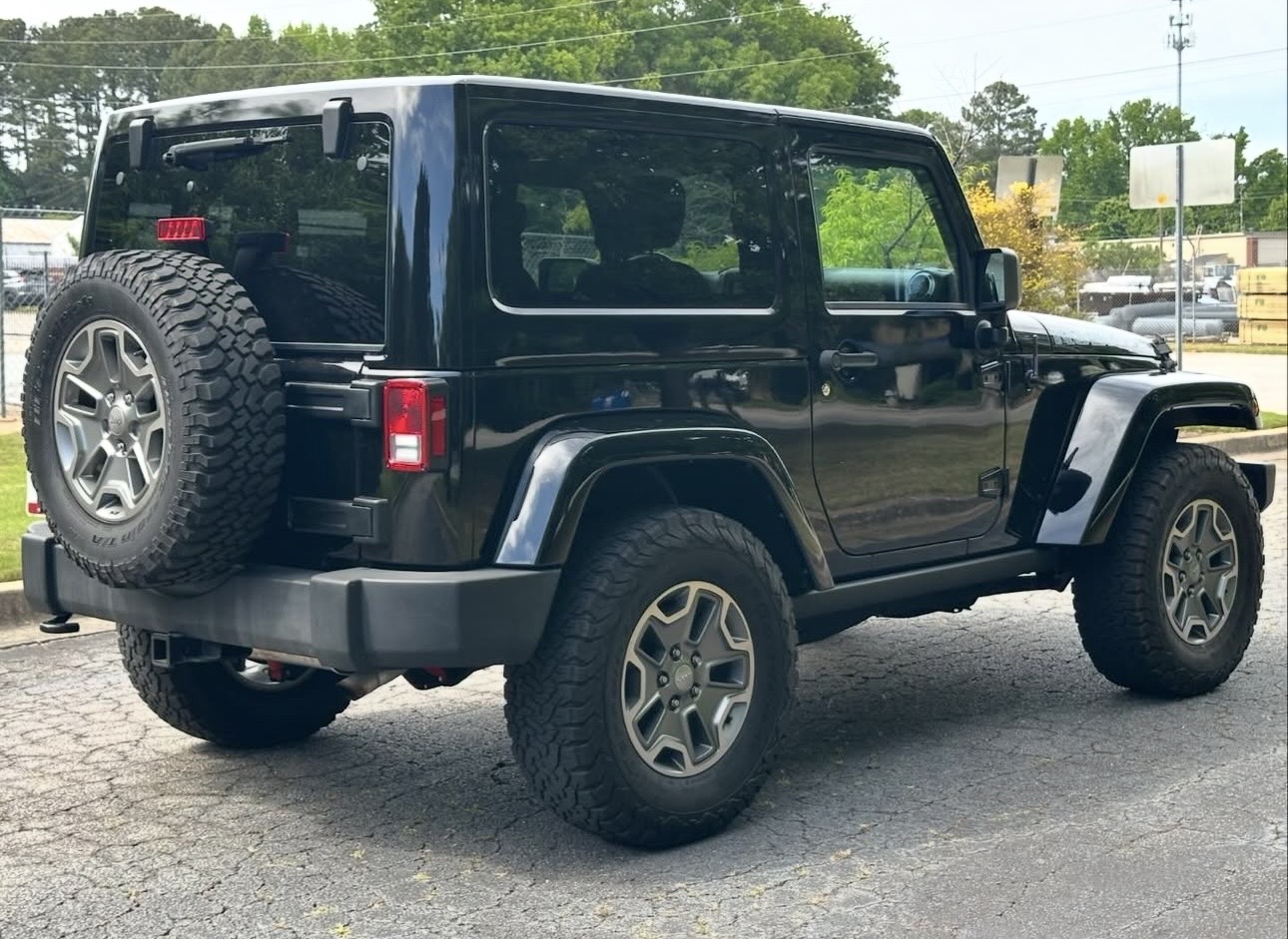 Used 2015 Jeep Wrangler Rubicon w/ Power Convenience Group AWD/4WD image 9