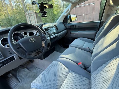 Used 2011 Toyota Tundra 4x4 Double Cab w/ Tow Pkg image 10