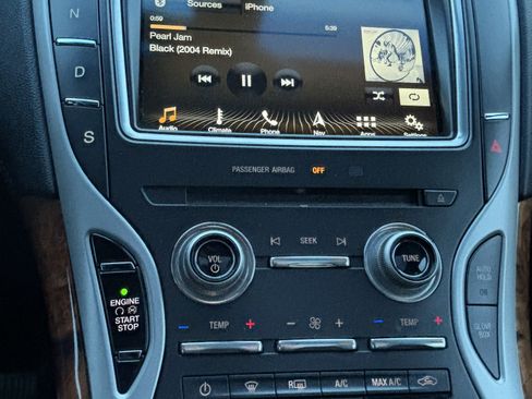 Used 2016 Lincoln MKX Reserve w/ Climate Package image 12