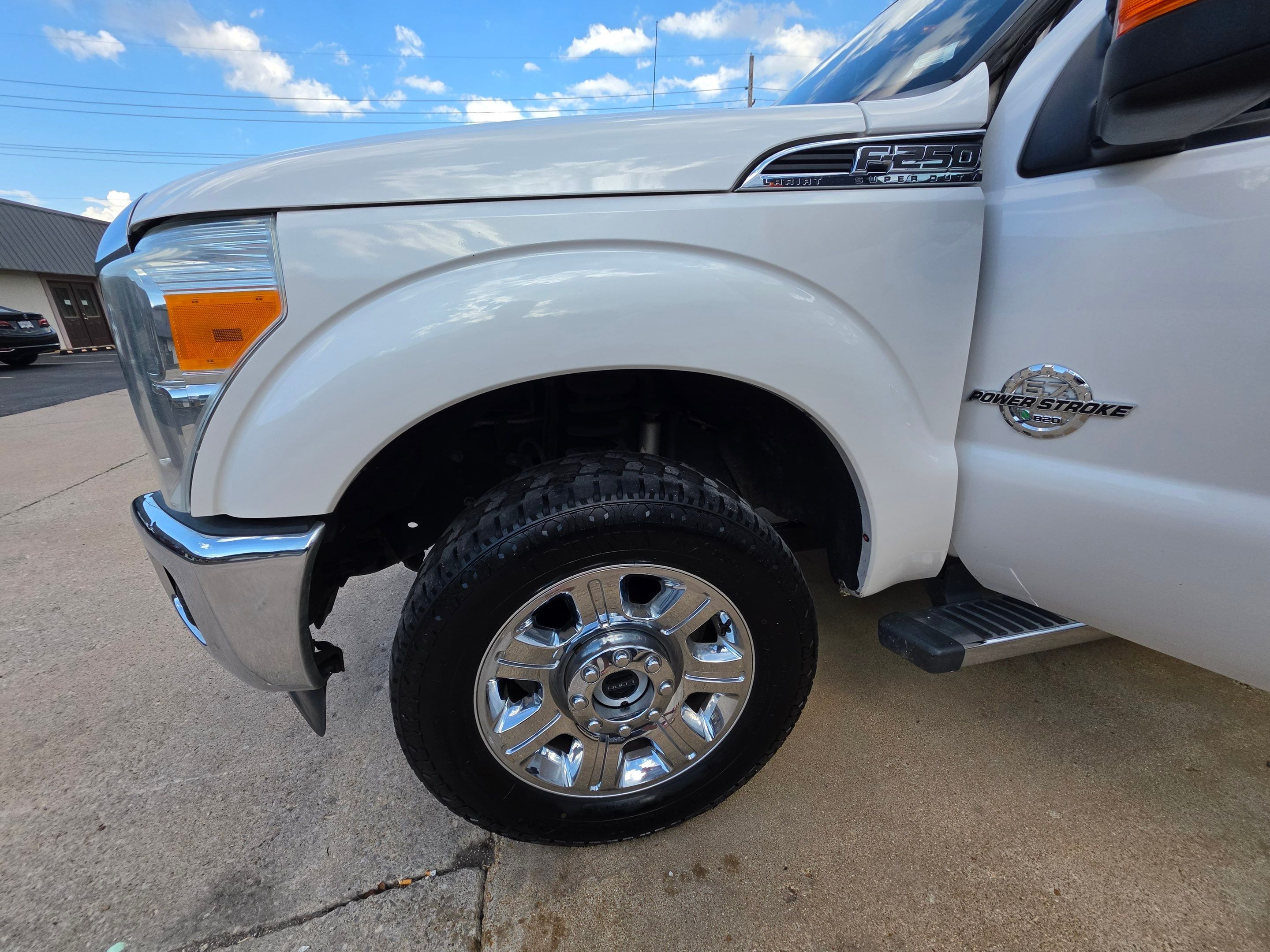 Used 2015 Ford F250 Lariat w/ Lariat Ultimate Package AWD/4WD image 2