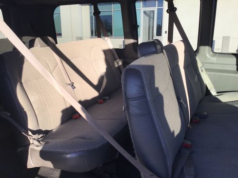 Used 2018 Chevrolet Express 3500 LT w/ LT Preferred Equipment Group image 9